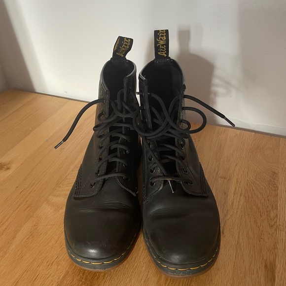 Dr. Martens - Picture 2 of 6